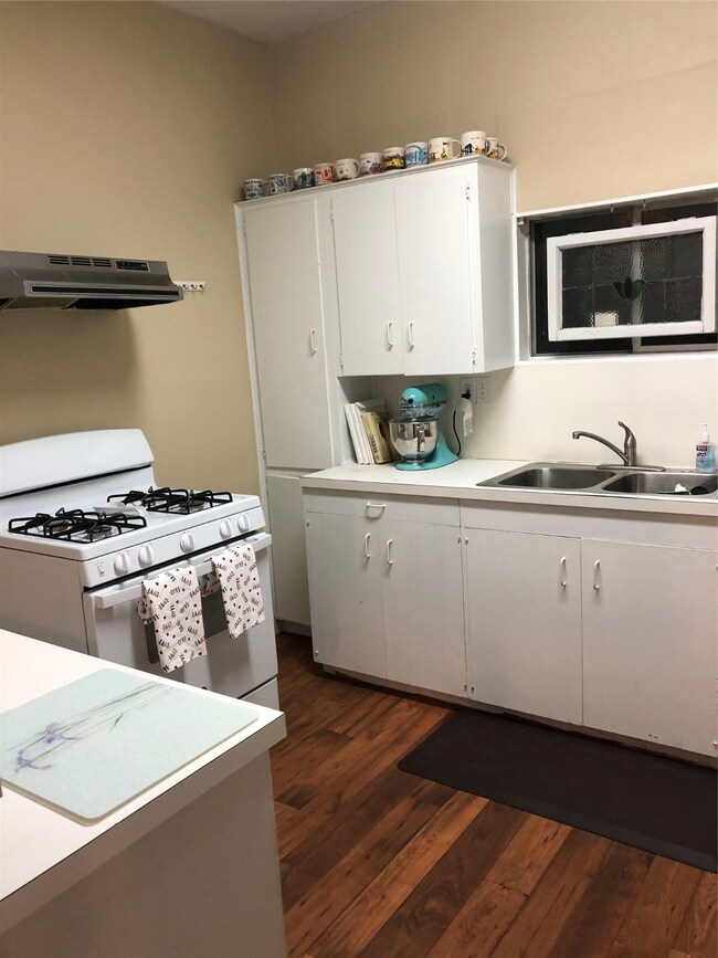 838 Arlington St, Houston, TX 77007 - photo 5