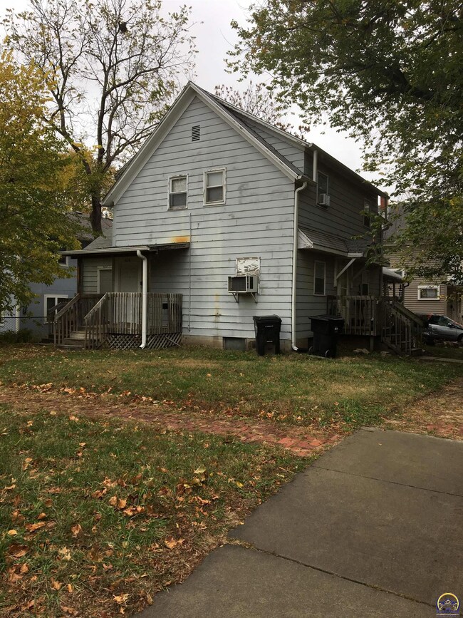 634 SW Polk St, Topeka, KS 66603 - photo 2