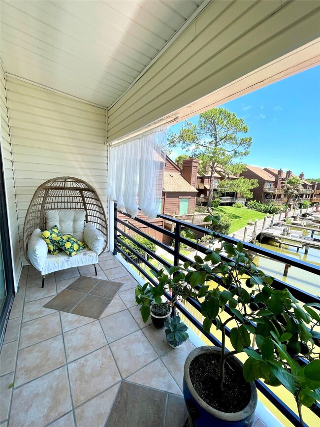 PRIVATE BALCONY OVERLOOKING WATER