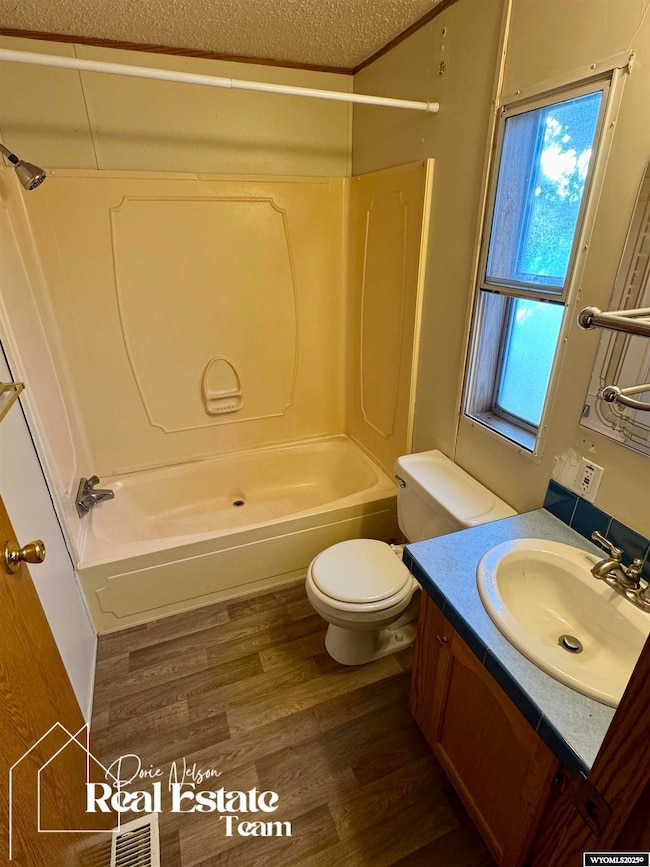 2082 E 1st Ln, Casper, WY 82609 - photo 3