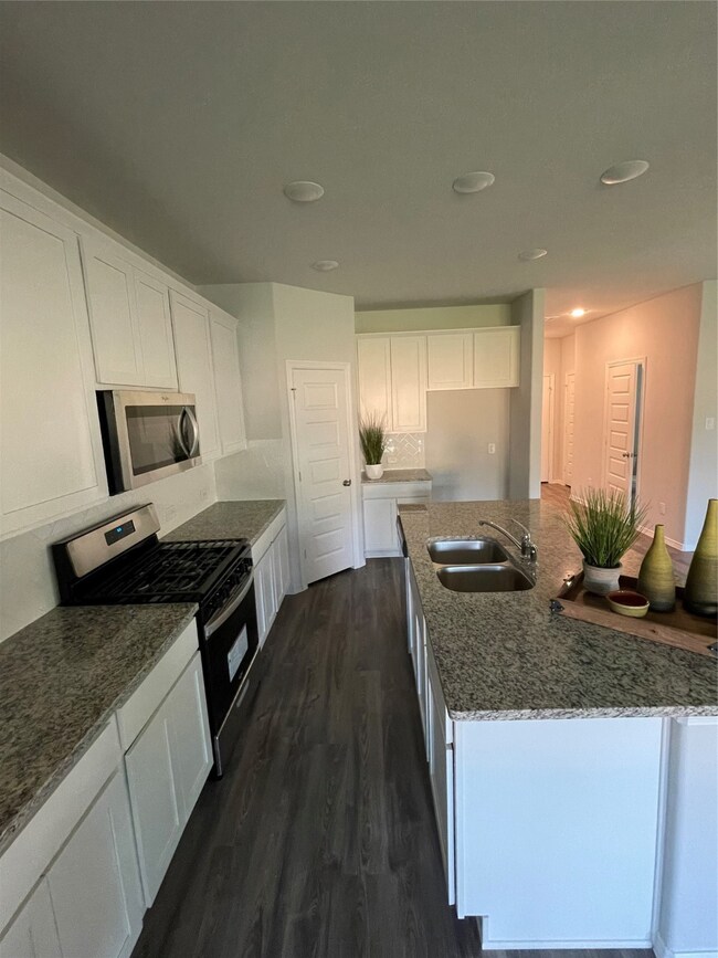 26014 Emory Hollow Dr, Tomball, TX 77375 - photo 5