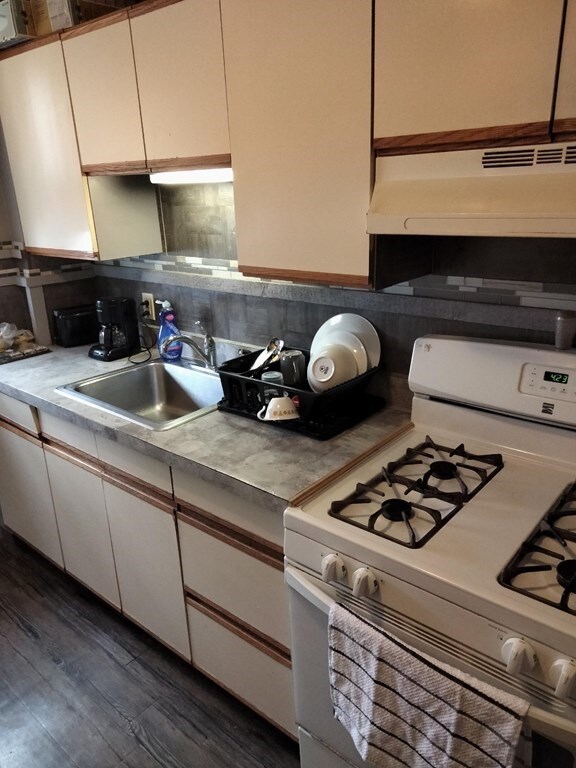 662 2nd St, Fall River, MA 02721 - photo 6