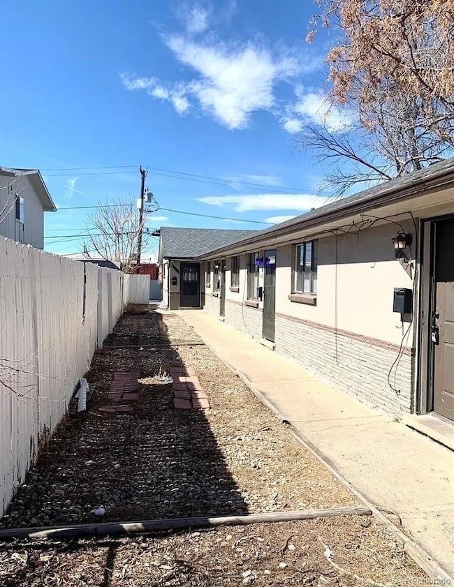 1143 Akron St, Aurora, CO 80010 - photo 2