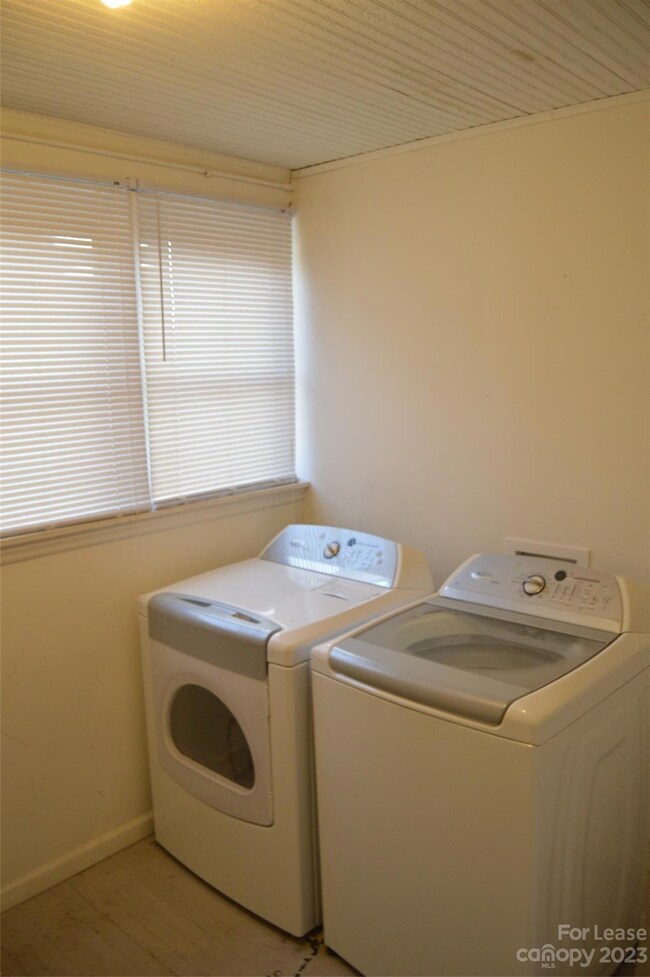 512 Queens Ct, Statesville, NC 28677 - photo 4