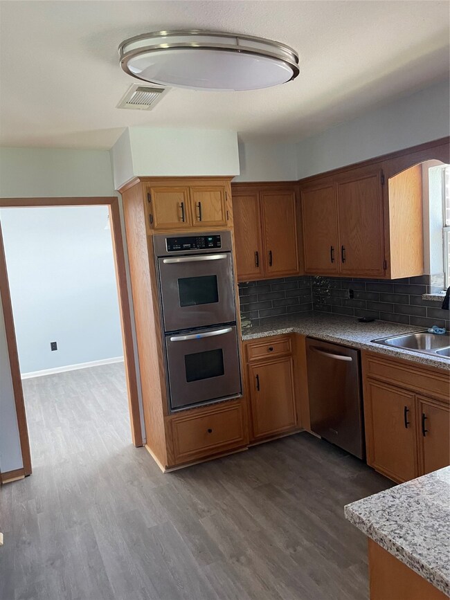 10419 White Clover Dr, Houston, TX 77089 - photo 6