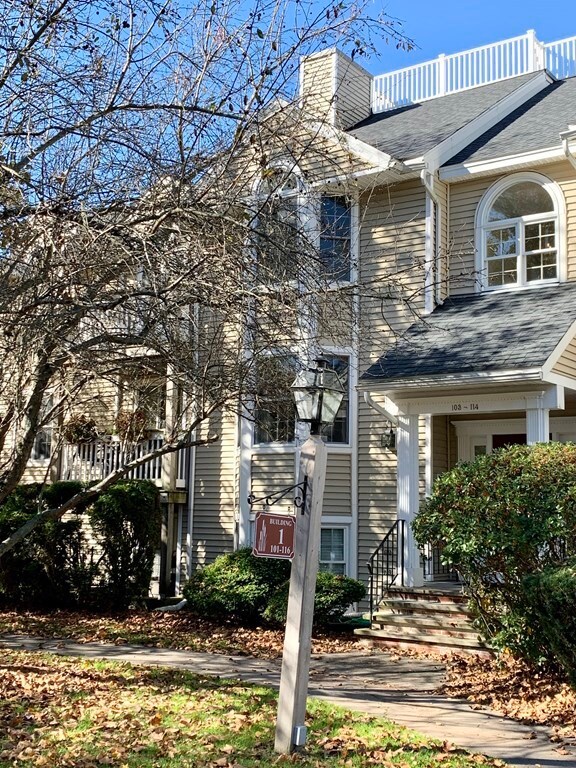 111 Carriage Ln unit 111, Taunton, MA 02780 - photo 2