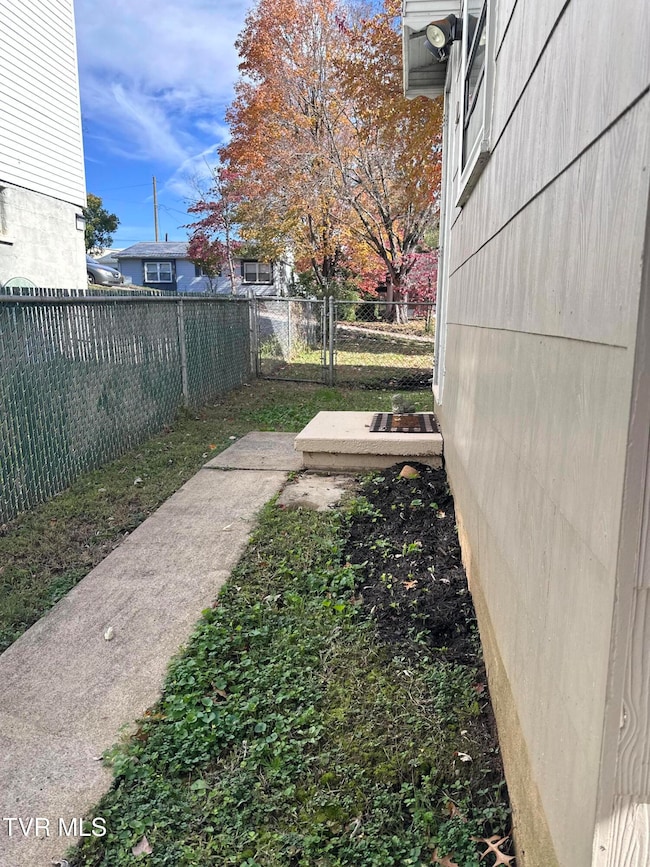 526 Mount Ida Place, Kingsport, TN 37660 - photo 6