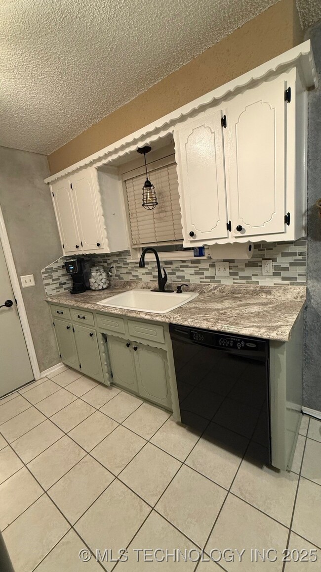 11515 E 64th St, Broken Arrow, OK 74012 - photo 2