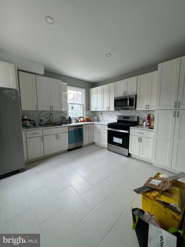 816 W 3rd St, Hazleton, PA 18201 - photo 5