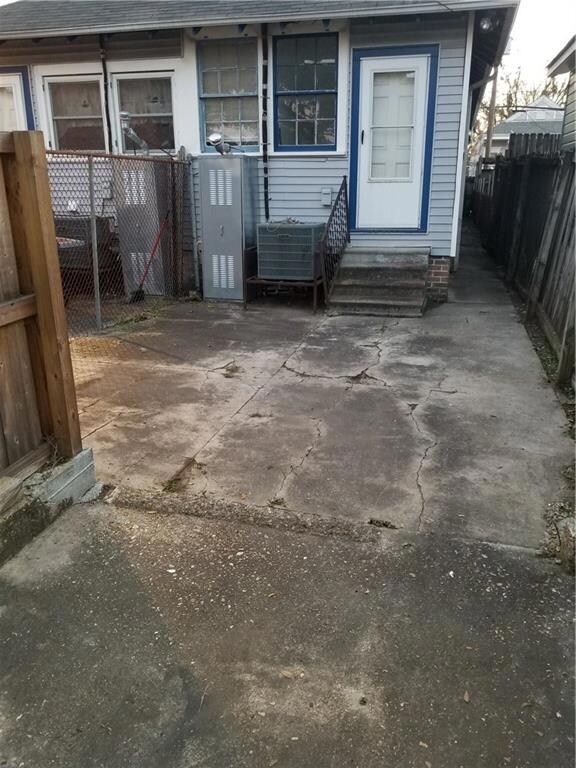3009 Saint Peter St, New Orleans, LA 70119 - photo 2