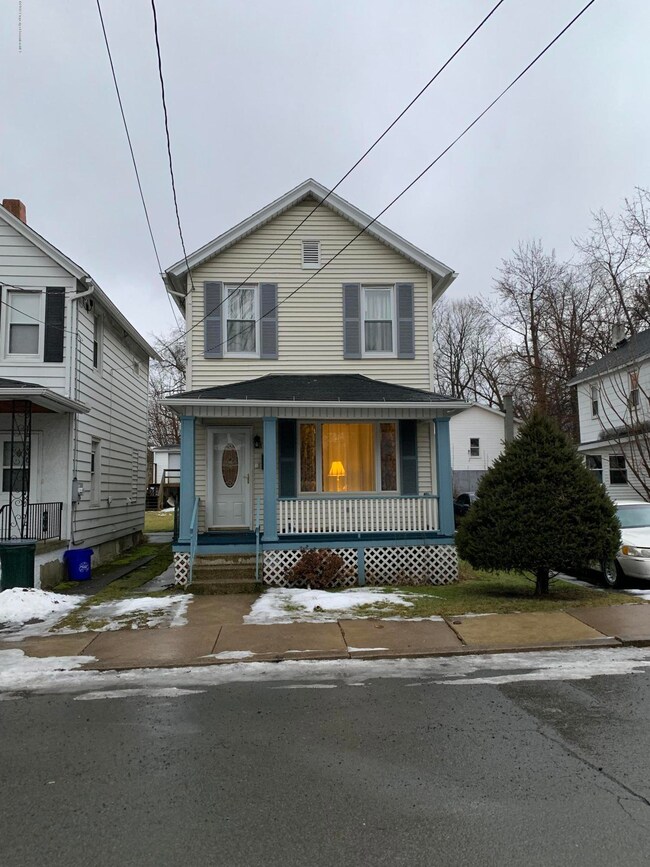 1131 Lloyd St, Scranton, PA 18508 - photo 2
