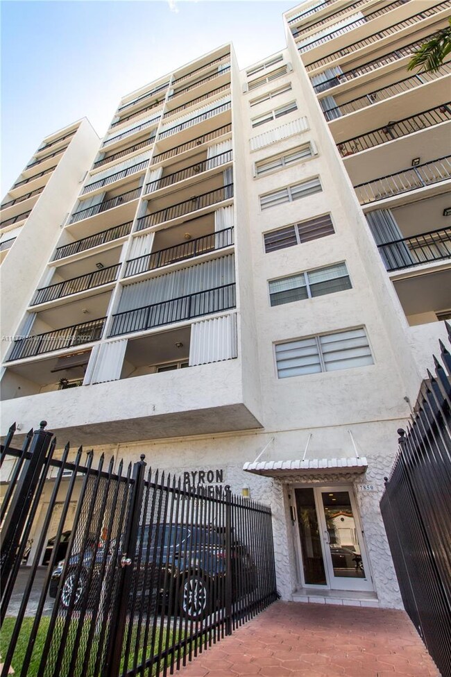 Byron Gardens Condominium unit 804, Miami Beach, FL 33141 - photo 3