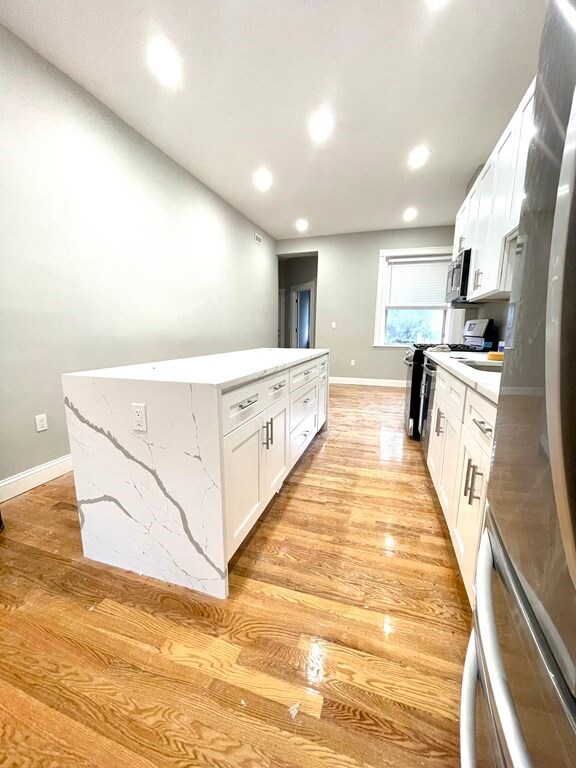 8 Kilsyth Rd unit 2, Brookline, MA 02445 - photo 2