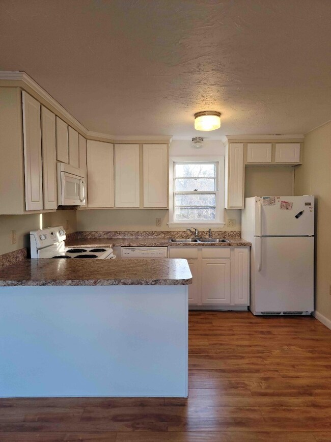 91 Carol Lane Includes 2 Adjacent Lots unit includes 2 adjacent, Oak Bluffs, MA 02557 - photo 7