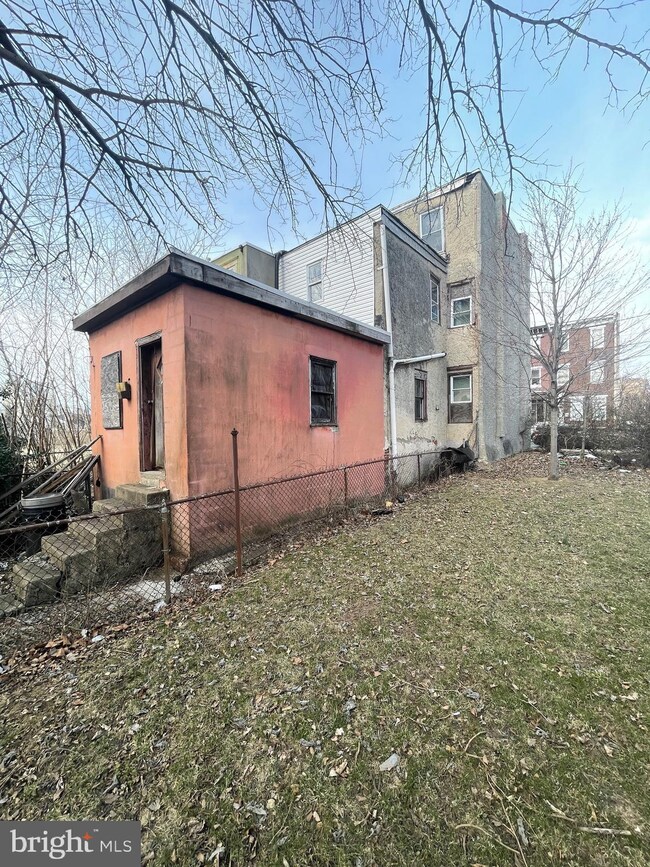 328 Washington St, Camden, NJ 08103 - photo 4