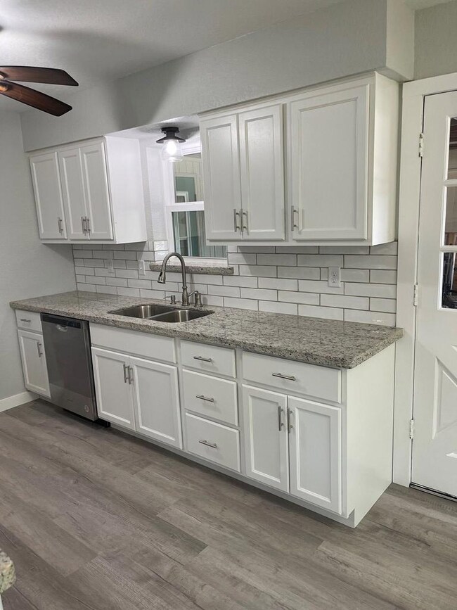 311 Ronald Ave, Bay City, TX 77414 - photo 7