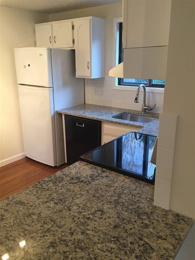 3 Cedarbrook Village unit 3B, Rochester, NH 03867 - photo 3