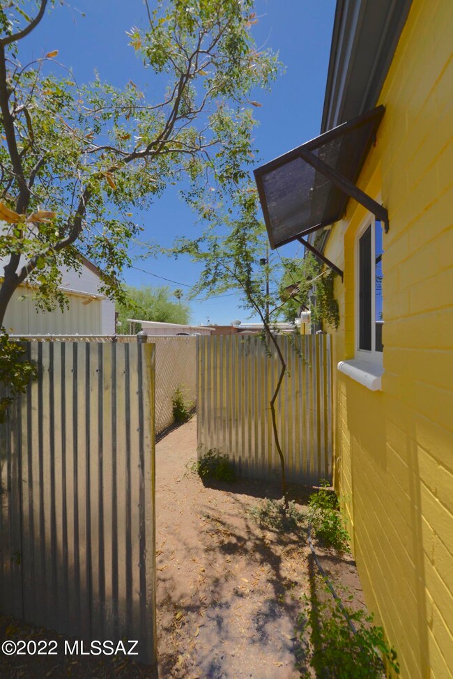 4602 E 16th St, Tucson, AZ 85711 - photo 5