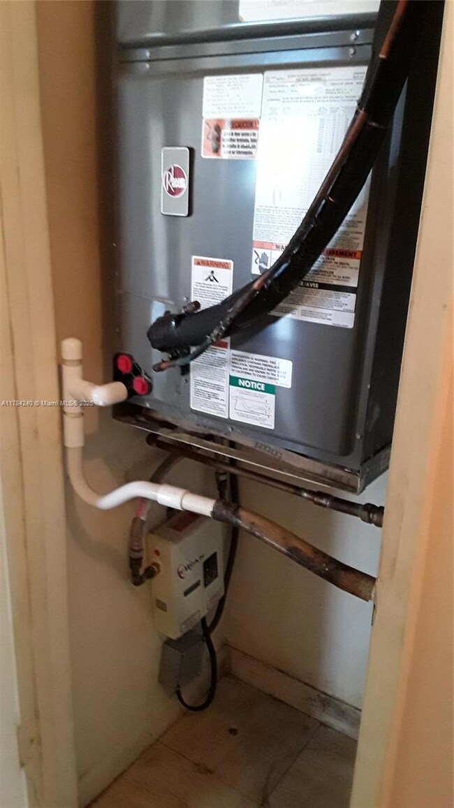 Air Conditioner @ Inst Hot Unit