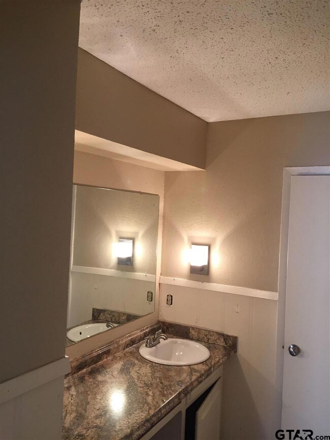 1826 1826 Yosemite, Tyler, TX 75703 - photo 6