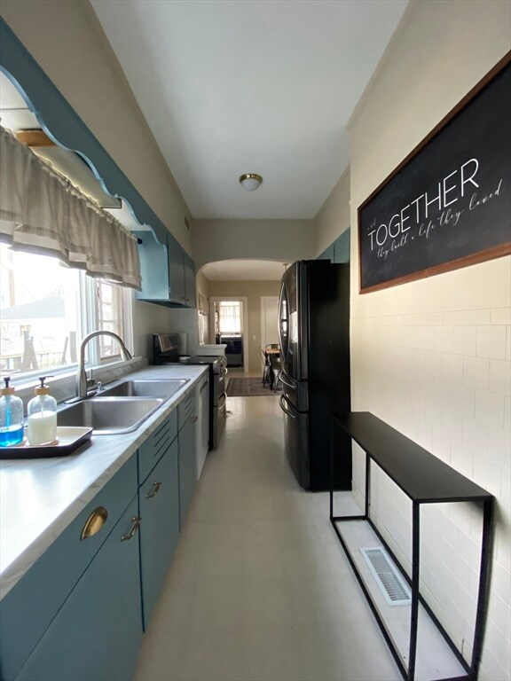 24 Mendon St, Hopedale, MA 01747 - photo 5