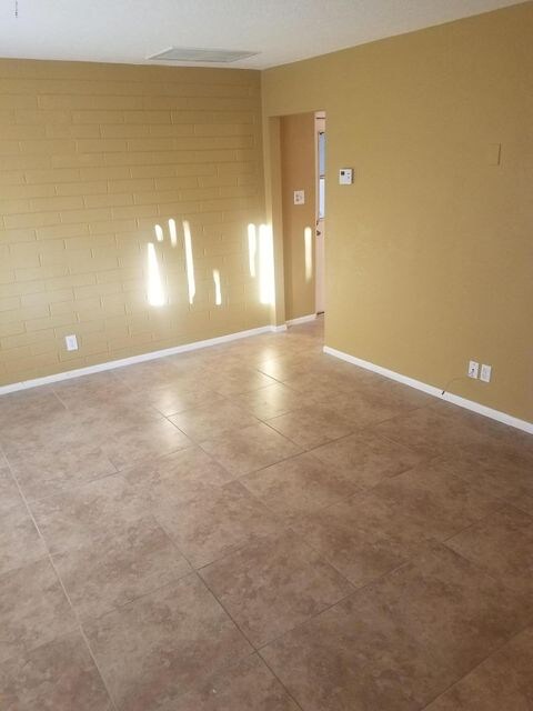 11147 #5 W Oregon Ave