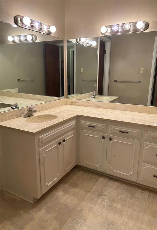 1202 W Munson St, Denison, TX 75020 - photo 4