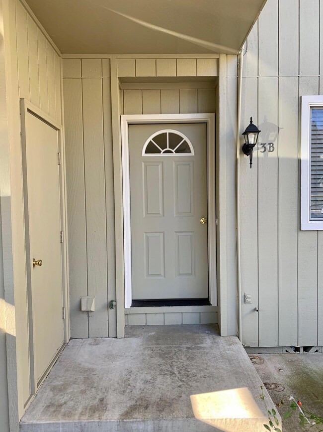 310 NE Terry Ln unit 3B, Grants Pass, OR 97526 - photo 2