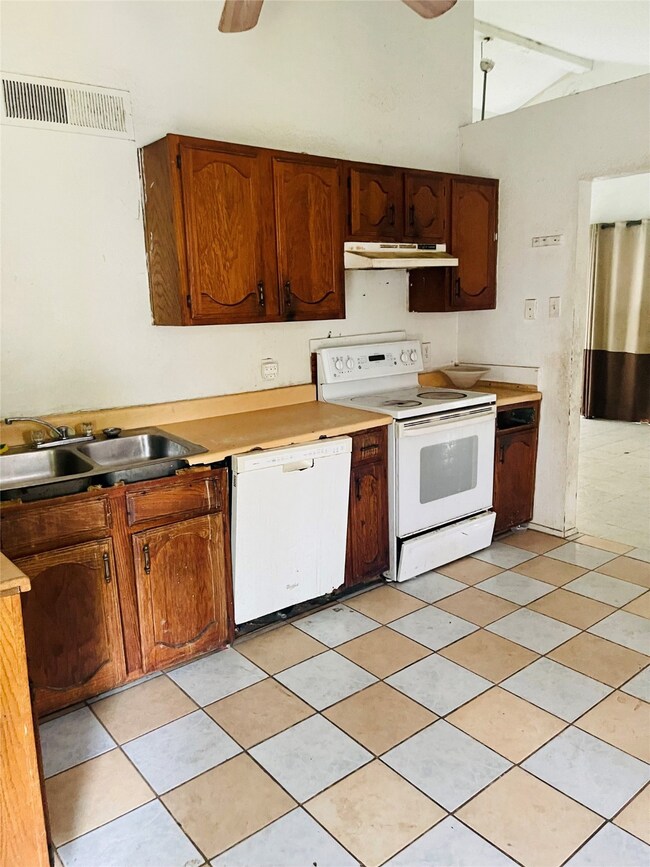 24106 Jumping Jay Ln, Hockley, TX 77447 - photo 4