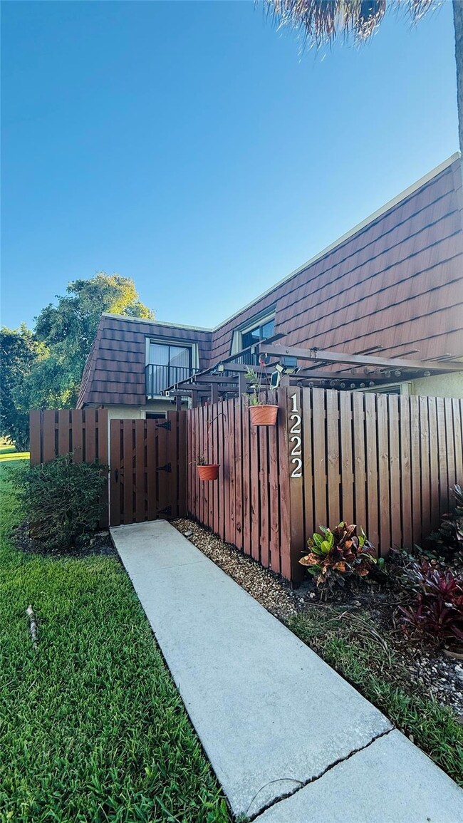 1222 SW 118th Terrace, Davie, FL 33325 - photo 3