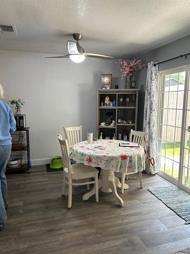 809 Sutter St, Yreka, CA 96097 - photo 5