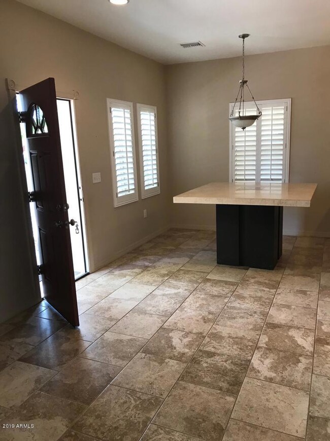 543 11th breakfast nook
