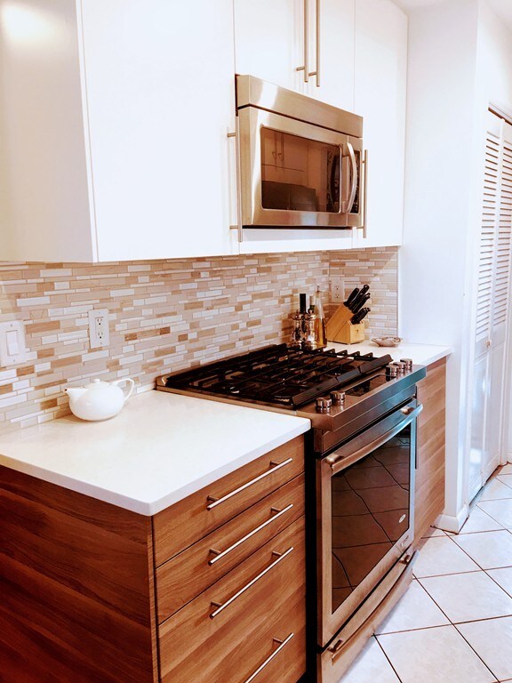 204 Lagrange St unit 15A, Chestnut Hill, MA 02467 - photo 3