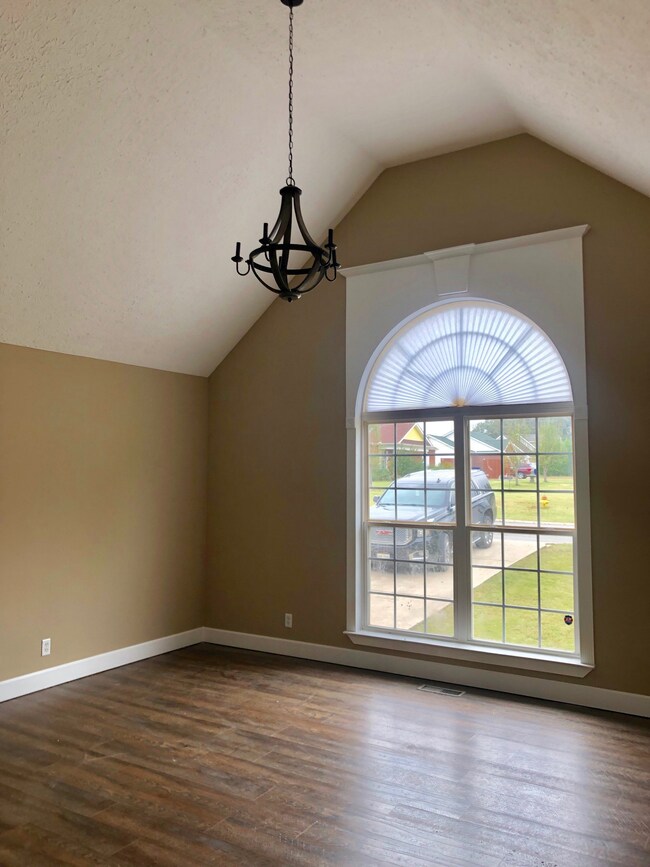 104 Pat Dr, Shelbyville, TN 37160 - photo 2