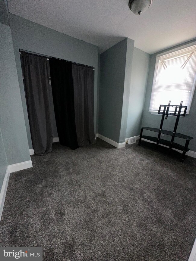 1721 N Creighton St unit 2, Philadelphia, PA 19131 - photo 4