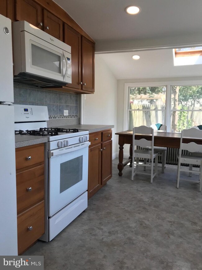 35 Centre St, Haddonfield, NJ 08033 - photo 2