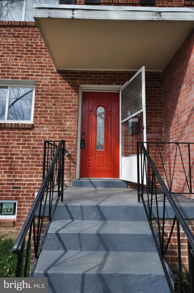 630 Maury Ave, Oxon Hill, MD 20745 - photo 2