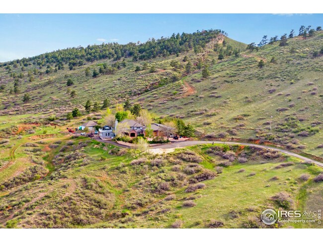 Private setting and near Downtown Loveland. Only 30 minutes to Estes Park and Rocky Mountain National Park