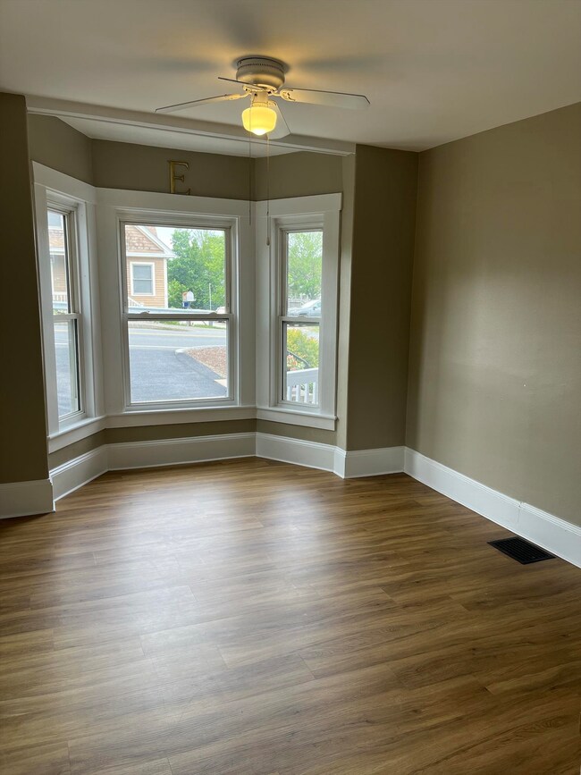 14 Baldwin St, Nashua, NH 03064 - photo 7