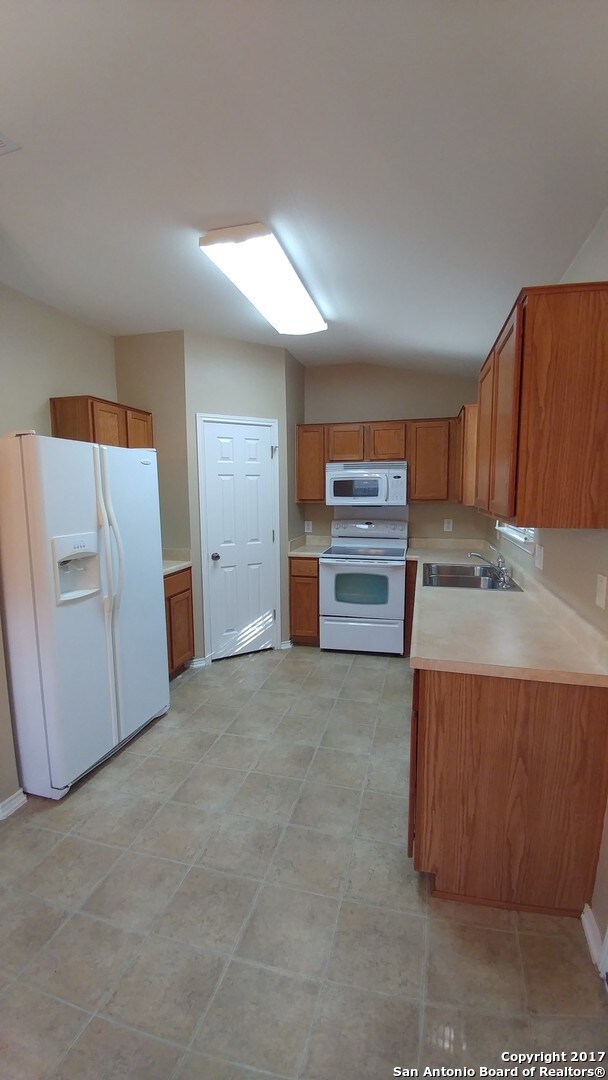 11126 Buckskin Bend, San Antonio, TX 78254 - photo 6