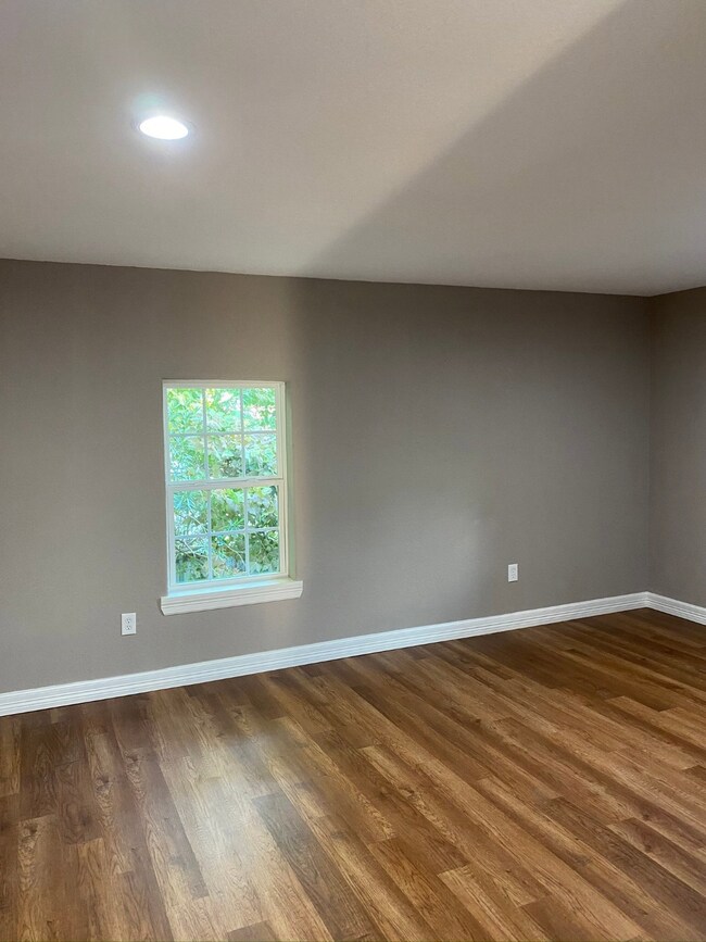 8918 1/2 Manus St unit B, Houston, TX 77093 - photo 2