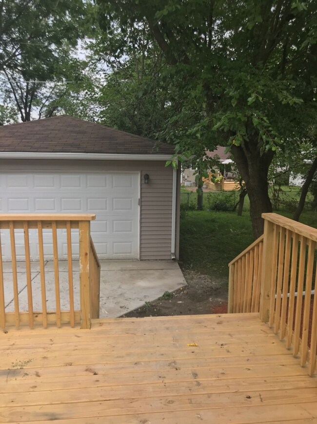 18444 Perth Ave, Homewood, IL 60430 - photo 3