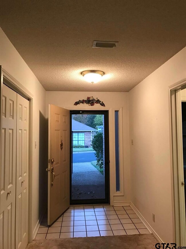 312 312 Amberwood Cir, Tyler, TX 75701 - photo 2