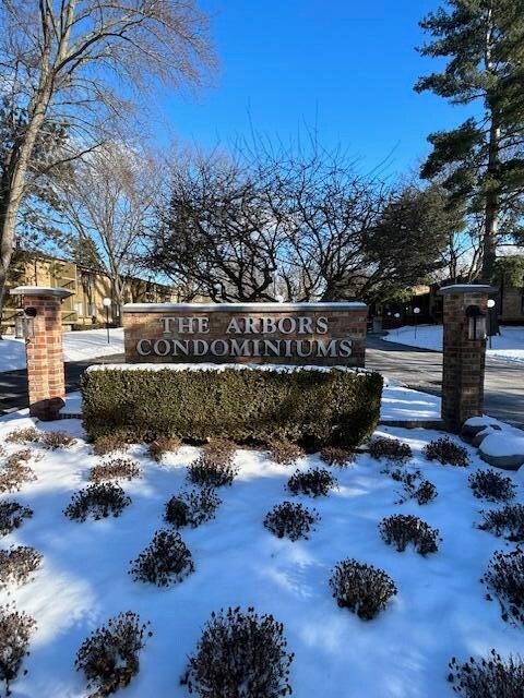 27333 Arborway Rd unit 62, Southfield, MI 48033 - photo 2