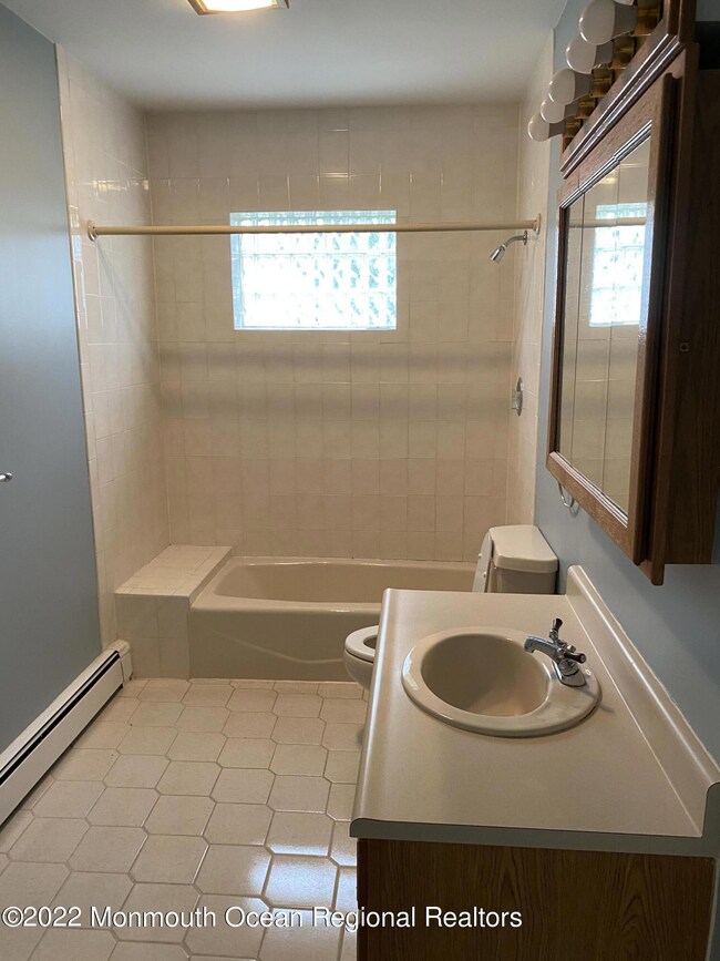 Unti 1 Main Bath