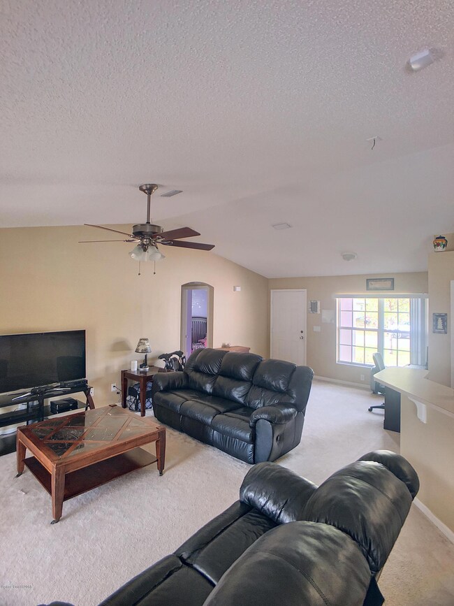 Living room 3
