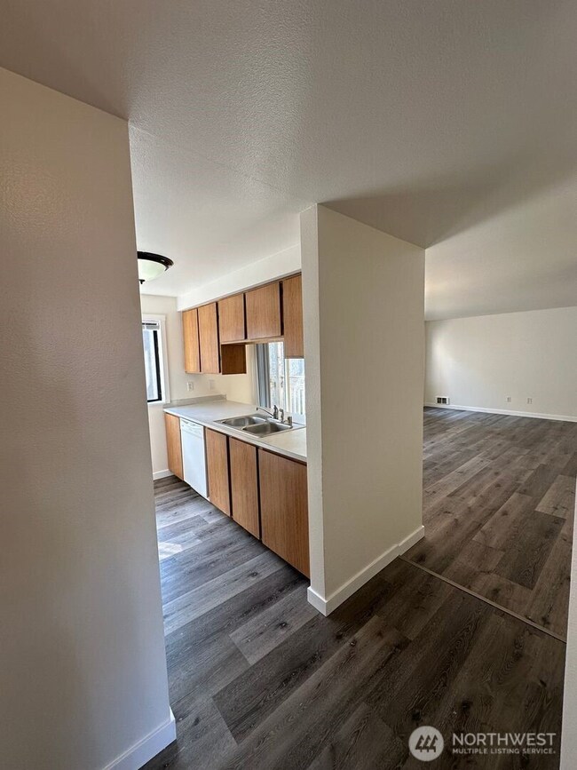 2515 Melvin Ave unit C, Everett, WA 98203 - photo 2