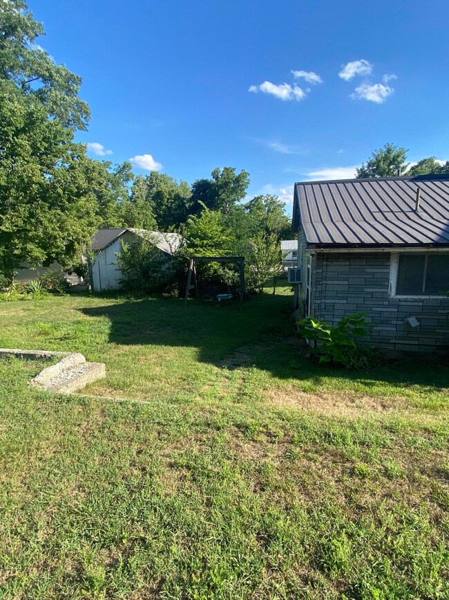 453 N Main St, Harrodsburg, KY 40330 - photo 4