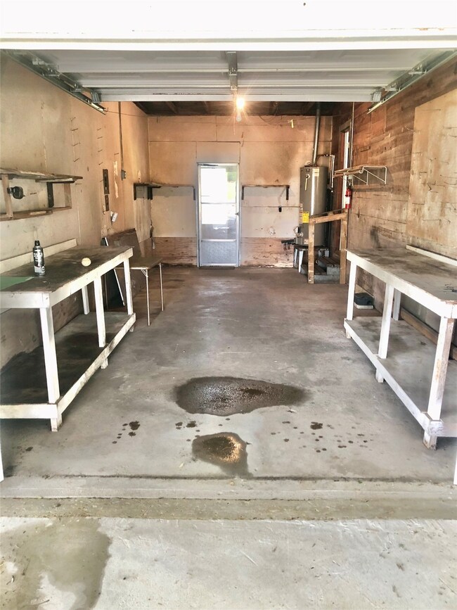 101 Cedarvale Rd, Bay City, TX 77414 - photo 5