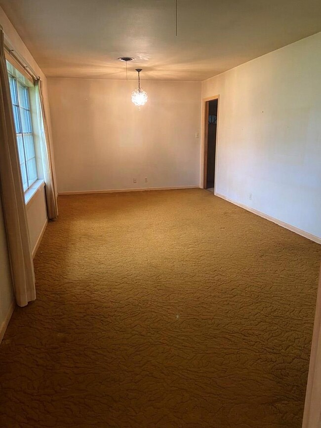 620 8th St, Bay City, TX 77414 - photo 5